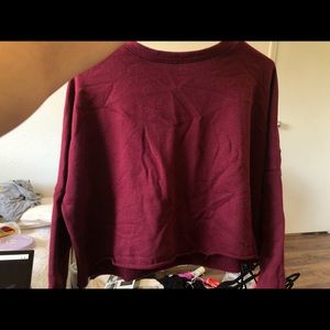 Cropped maroon sweater !